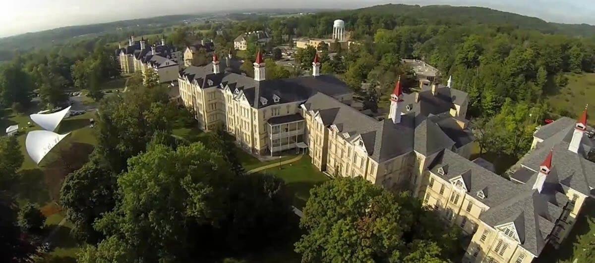 Condo On State Hospital Grounds! Traverse City Luaran gambar