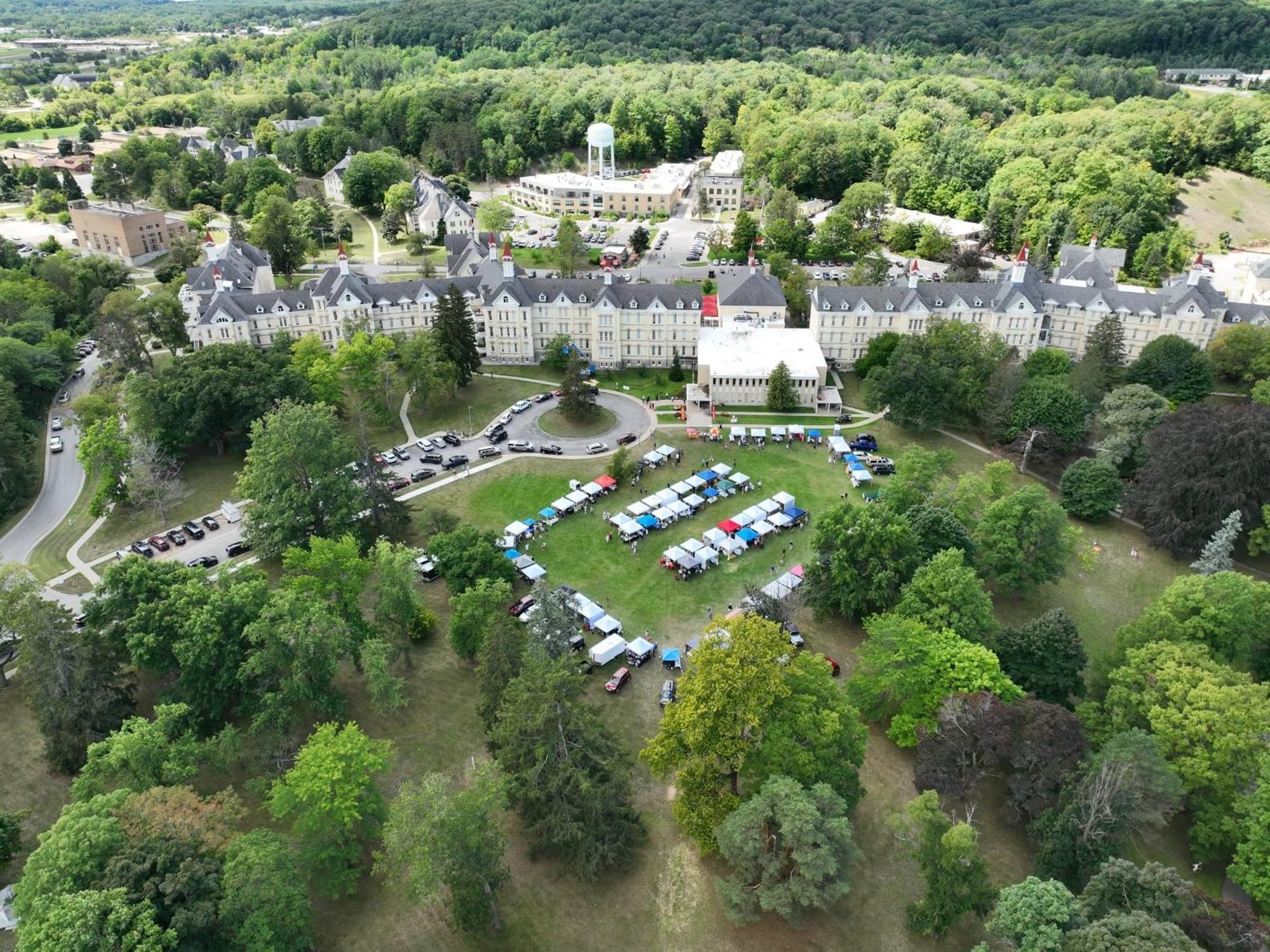 Condo On State Hospital Grounds! Traverse City Luaran gambar